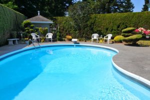 benefits of a fiberglass swimming pool