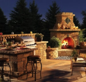 Should Your Poolscape Have a Fire Pit or a Fireplace?
